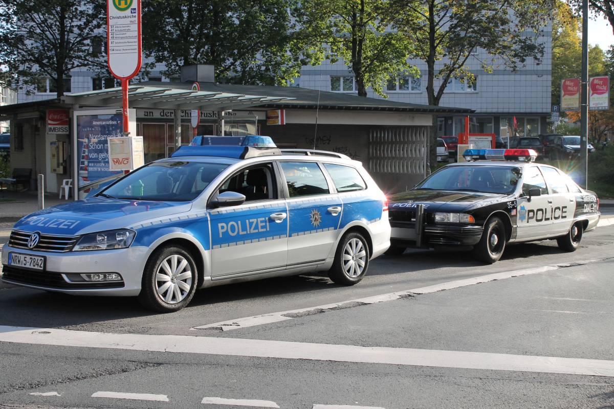 Ludenscheider Polizei Stoppt Amerikanischen Streifenwagen Waz De