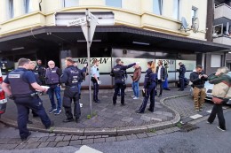
			Clan-Kriminalität: Clan-Kriminalität: Durchsuchungen und Kontrollen in Duisburg