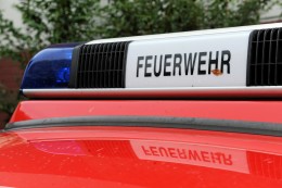 
			Düsseldorf: S11 wegen abgerissener Oberleitung evakuiert