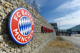 
			Bundesliga: Nach Rassismus-Vorwürfen: FC Bayern entlässt Jugendtrainer