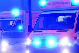 
			Verkehrsunfall: Auto überschlägt sich in Wedau: Duisburger (37) verstorben
