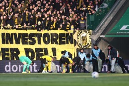 
			Borussia Dortmund: BVB: Investorenproteste sorgen für Spielunterbrechung