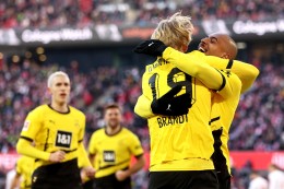 
			Borussia Dortmund: 4:0! BVB setzt Aufholjagd fort - Malen trifft doppelt