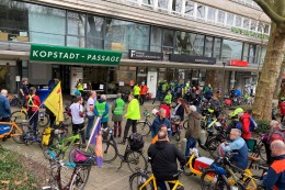 
			Radverkehr: Gedenkfahrt erinnert an verunglückten Fahrrad-Aktivisten